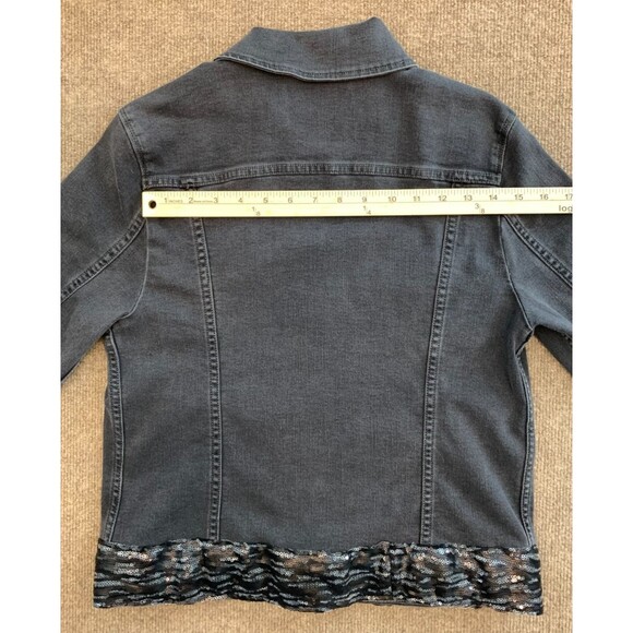 Levis Jacket Womens M Denim Embellished Trucker Lightly Distressed Button Up - Picture 7 of 10